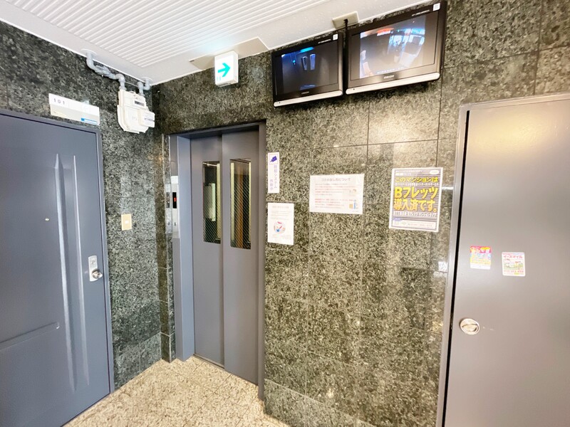 建物エントランス