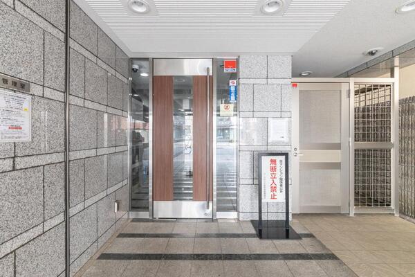 建物エントランス