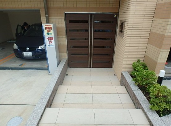 建物エントランス
