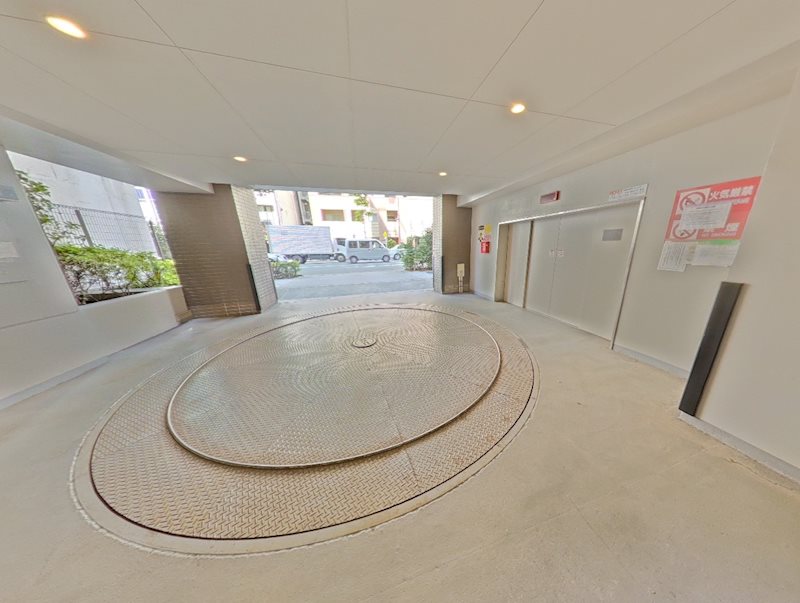 建物エントランス