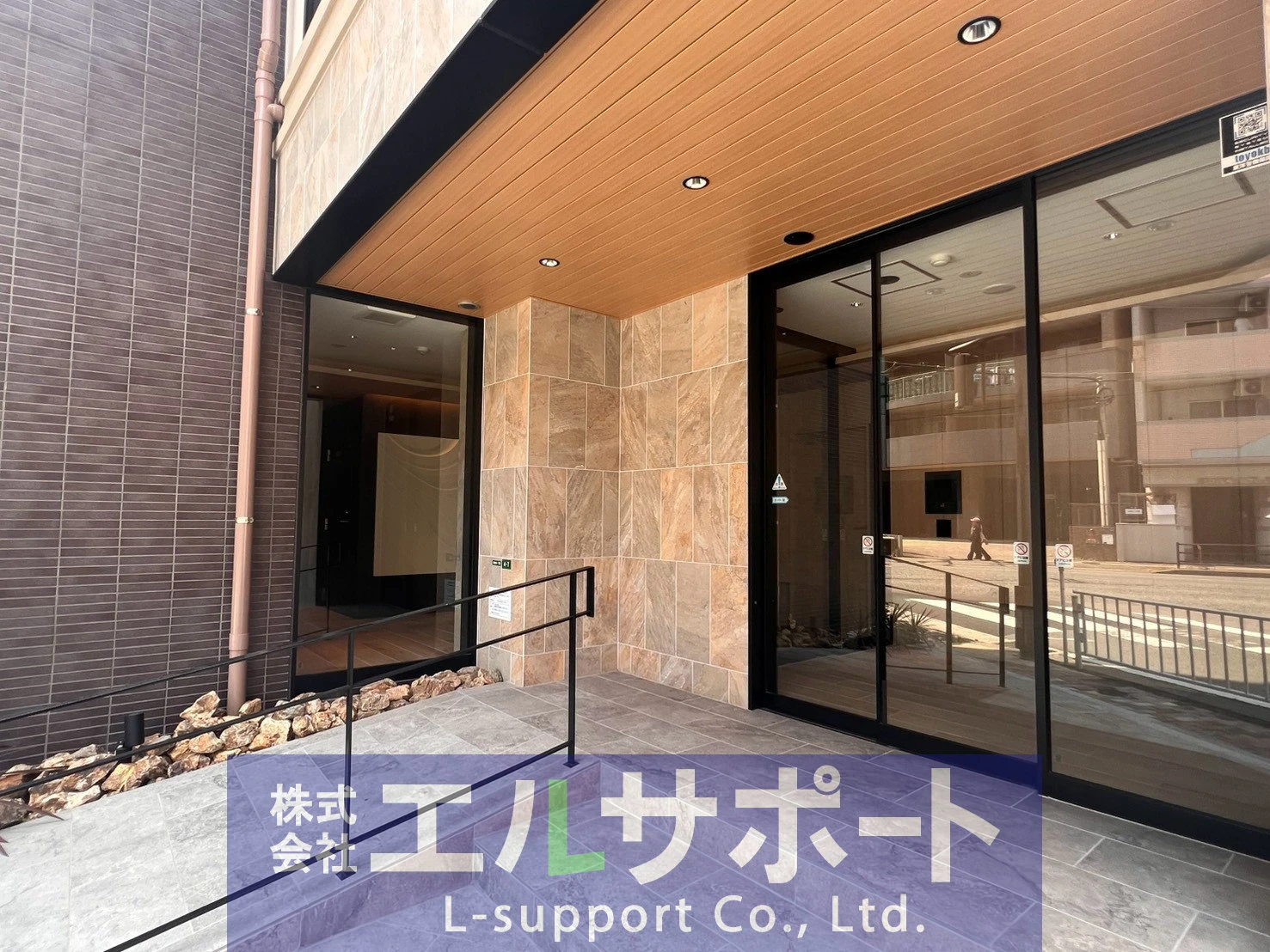 建物エントランス