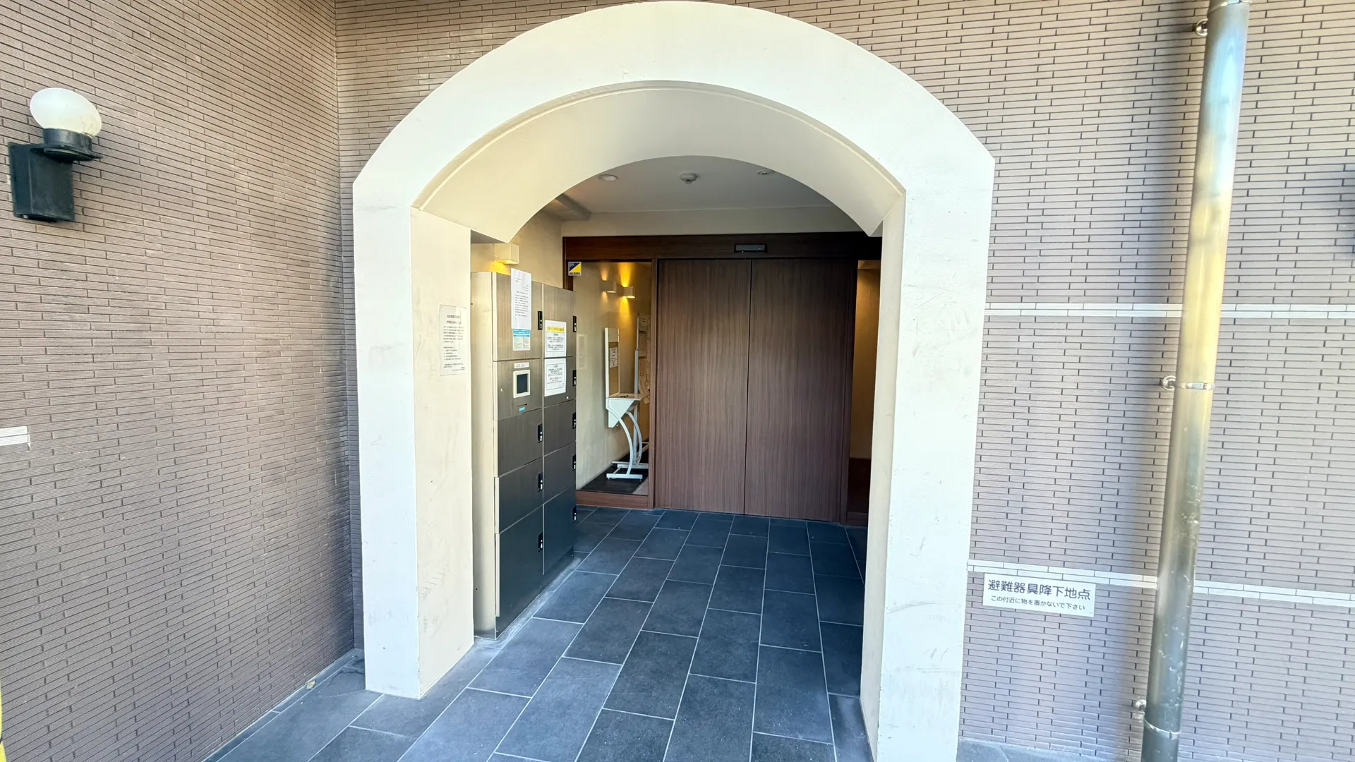 建物エントランス