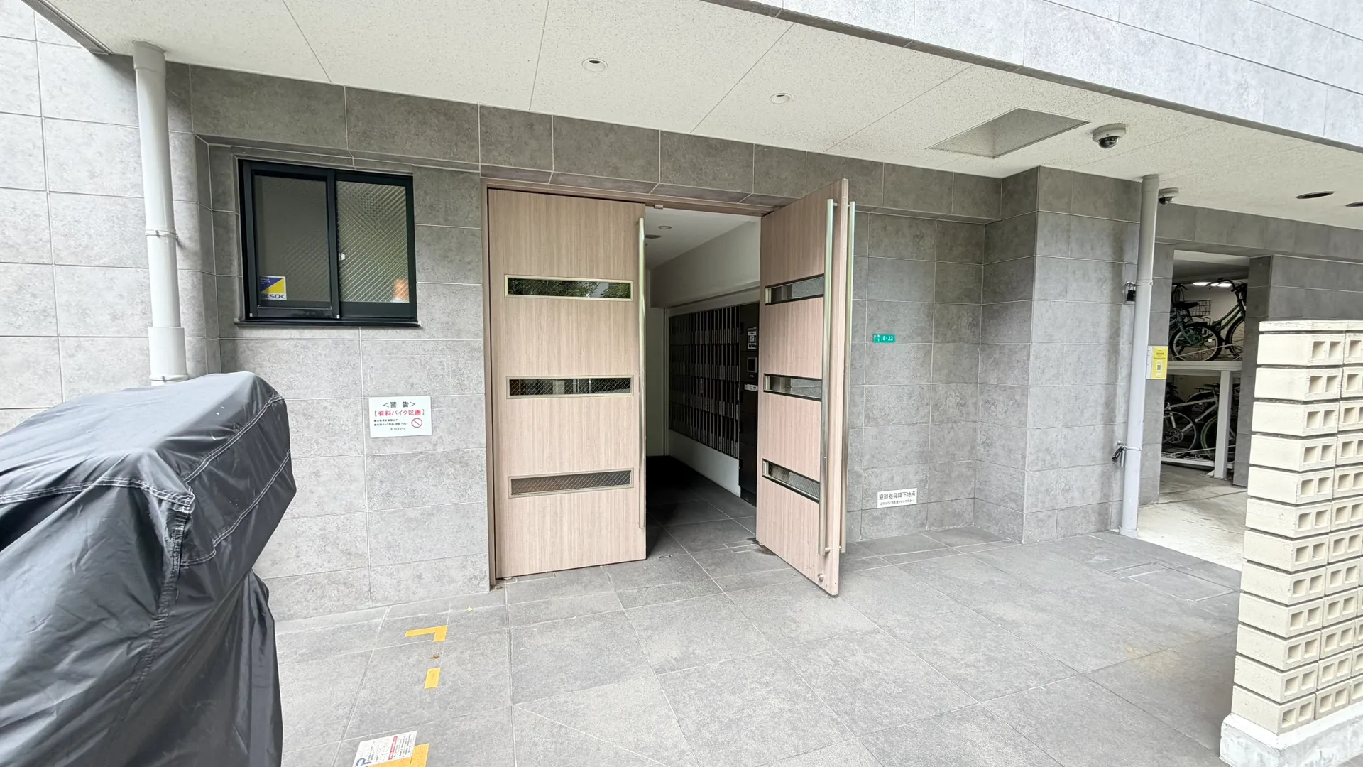 建物エントランス