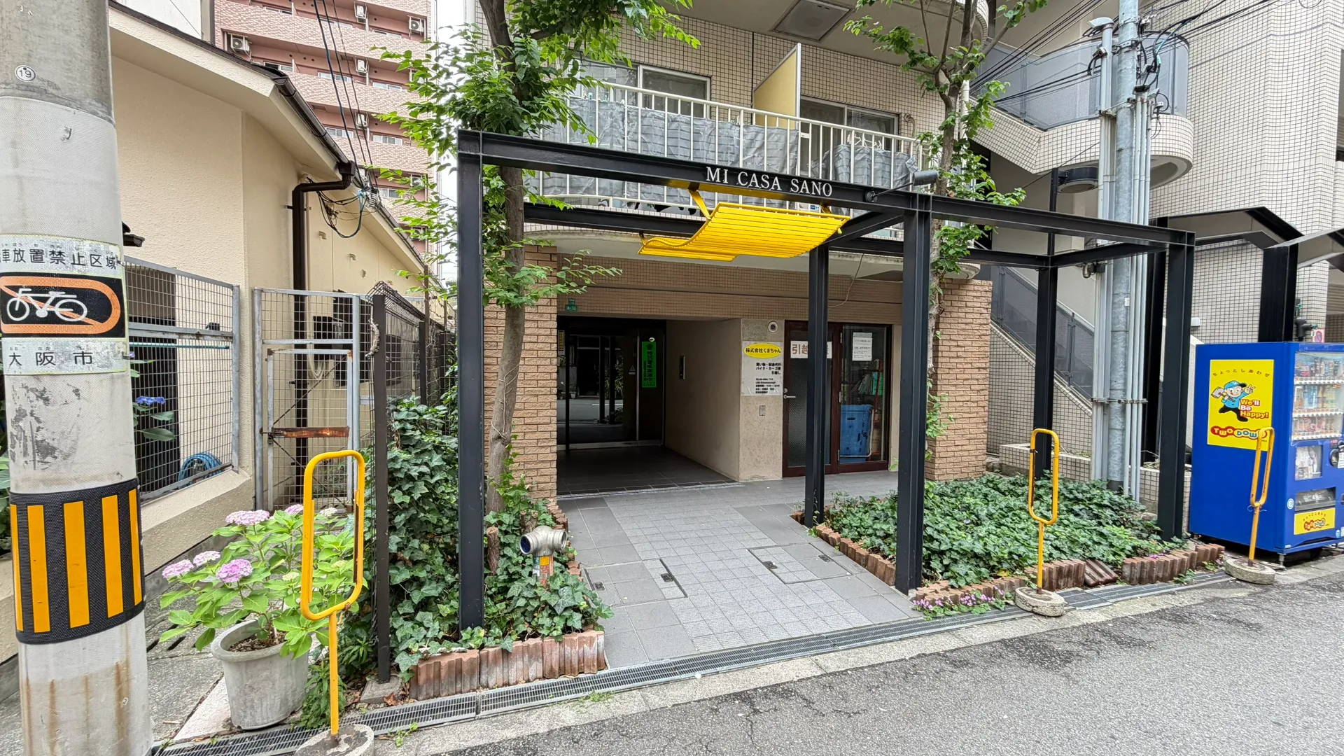 建物エントランス