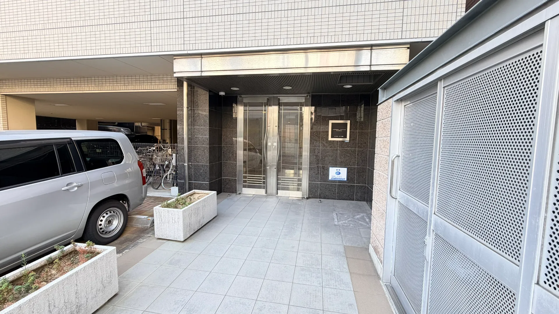 建物エントランス