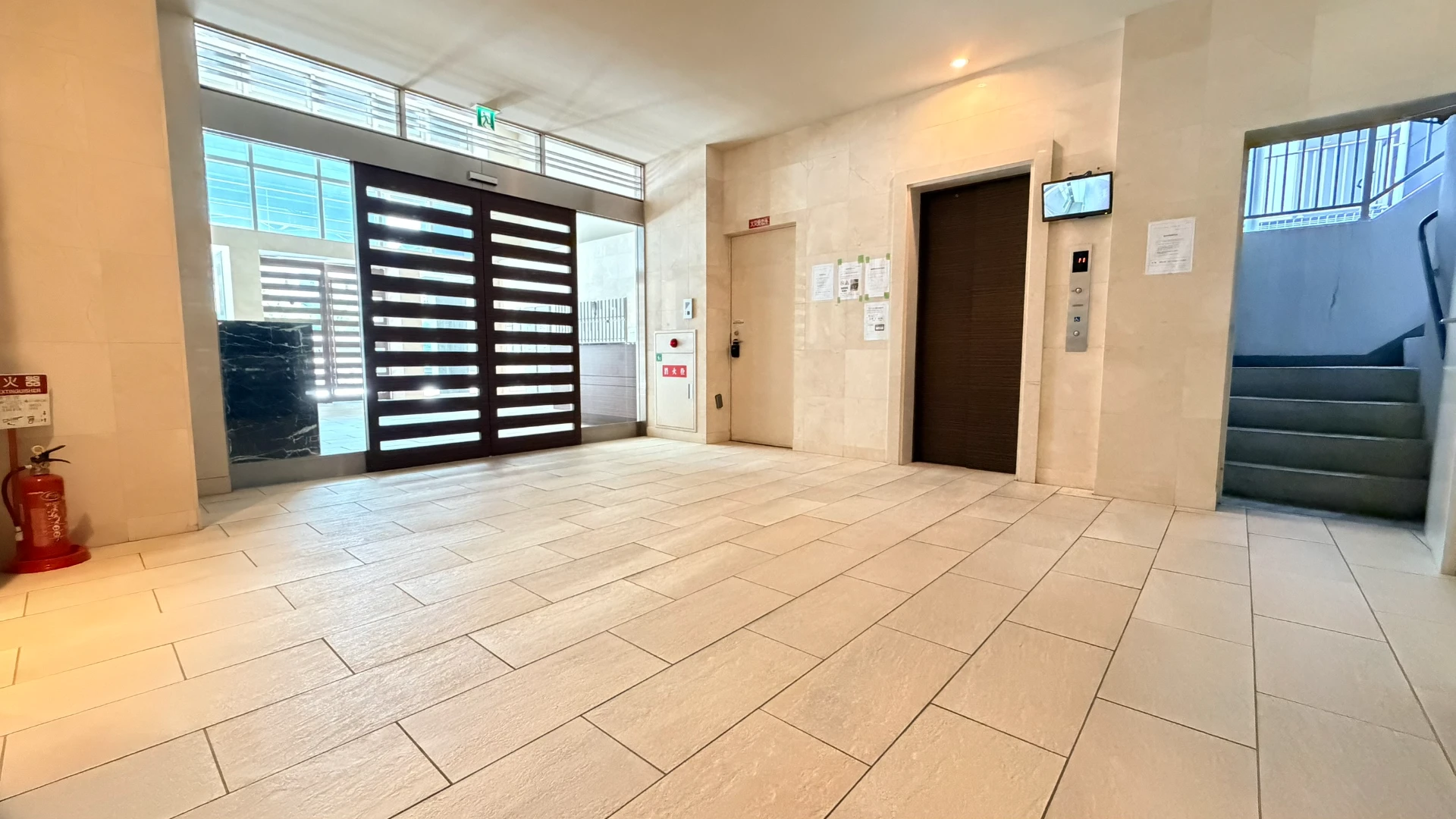 建物エントランス