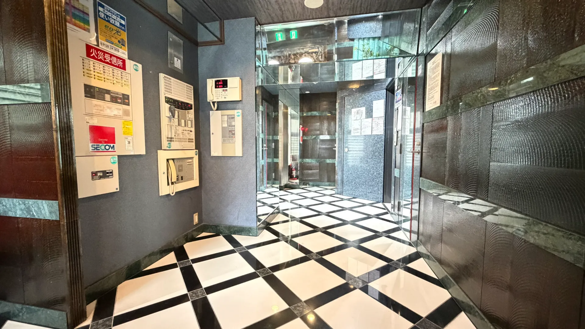建物エントランス