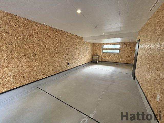 K-garage 猪名寺 3 駐車場