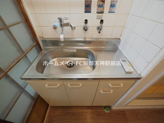 ストロング第3新大阪 102 キッチン
