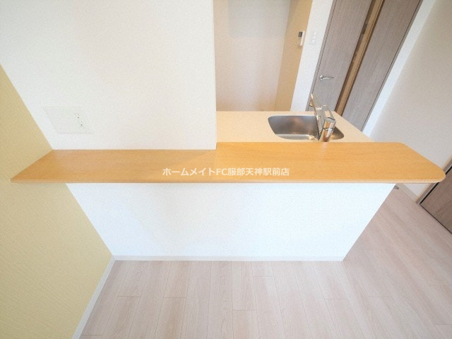 サイレンス服部 404 キッチン