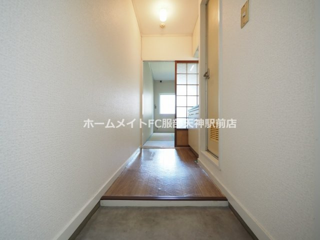 ストロング第3新大阪 102 玄関