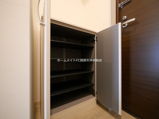 クローバー・メゾン服部 203 収納