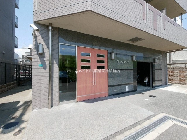 ヴェリテ新大阪 302 玄関