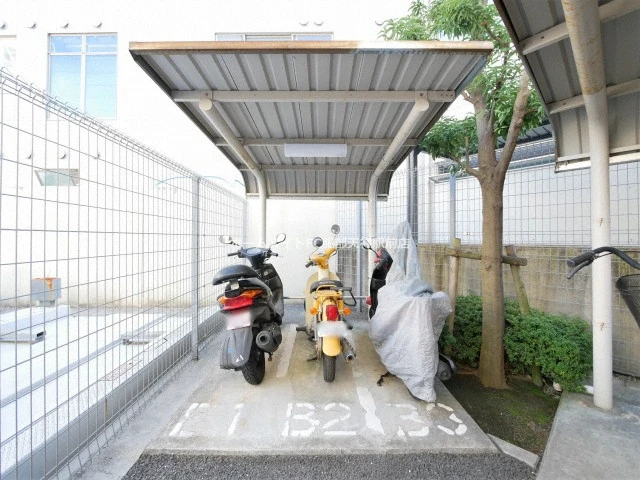 パークフラッツ緑地公園 0302 駐車場