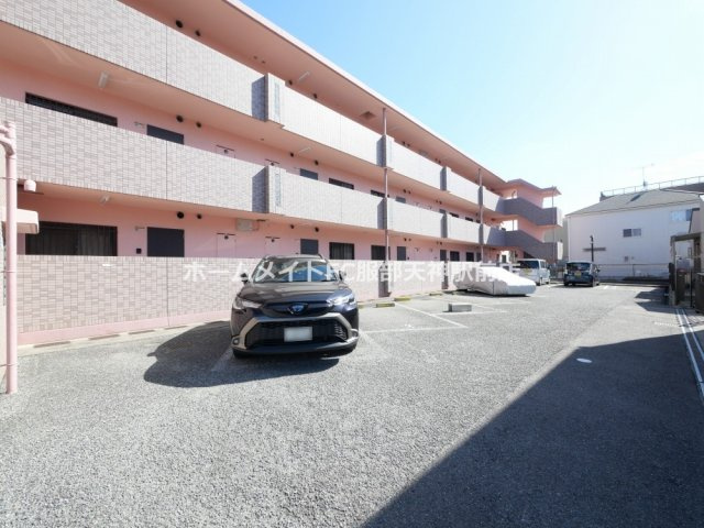 ボンヌ愛 108 駐車場