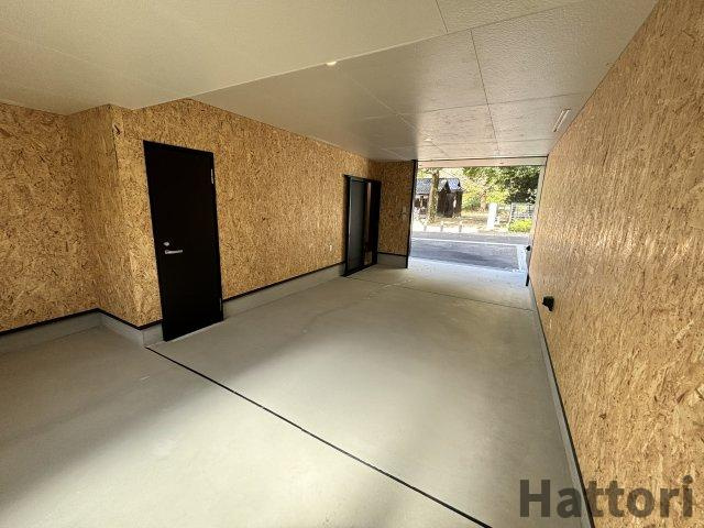 K-garage 猪名寺 3 駐車場