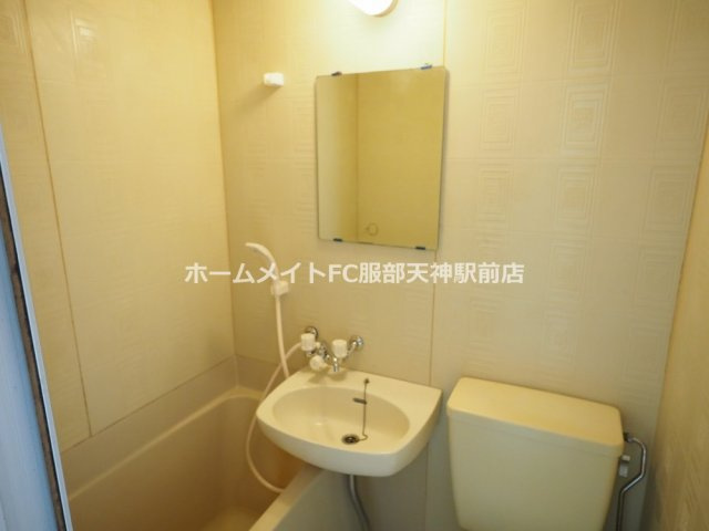 ストロング第3新大阪 202 洗面所