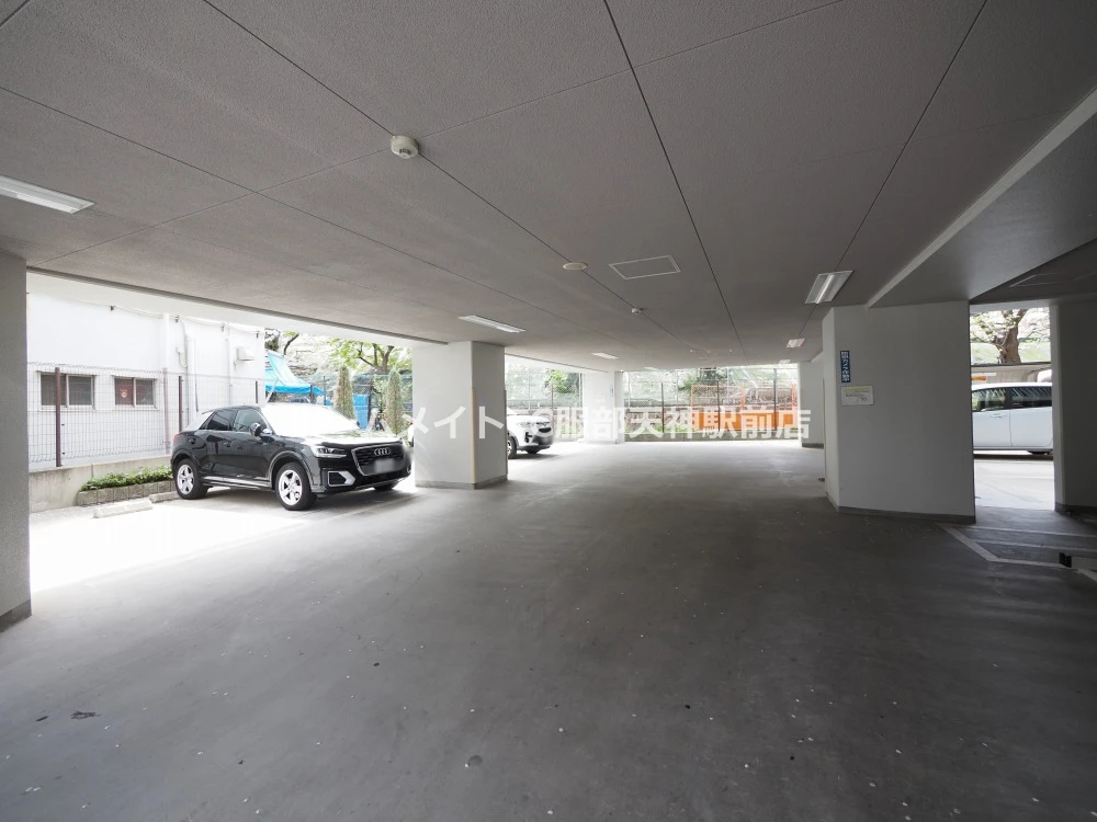 KDXレジデンス豊中南 0204 駐車場