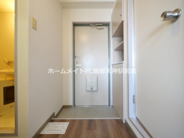 ギャレ蛍池新館 330 玄関