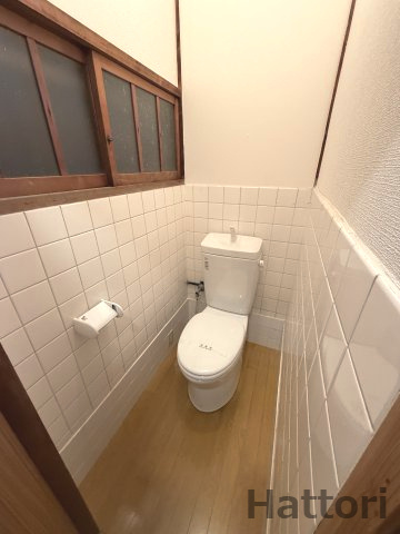 生田貸家 右 トイレ