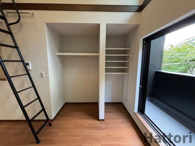 K-garage 猪名寺 3 収納