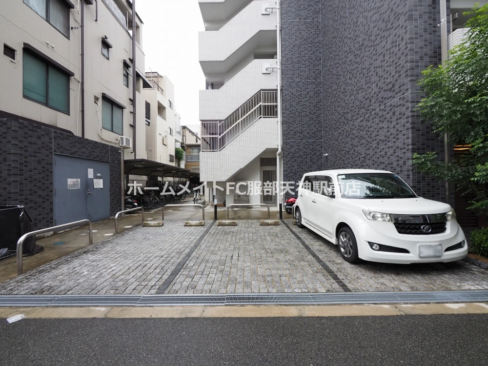 Live Casa上新庄 0102 駐車場