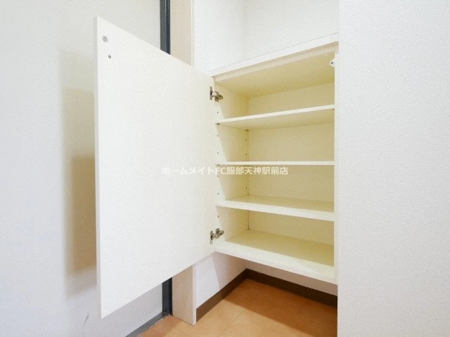 ヴェリテ新大阪 302 収納