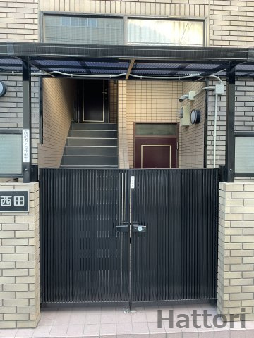 ハイツ西田 301 玄関