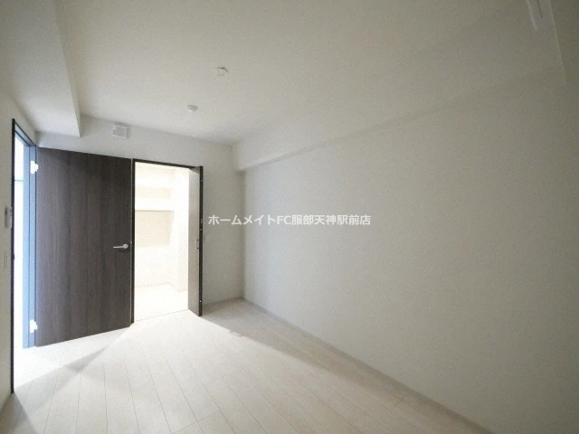 トリニティ豊中本町 302 リビング