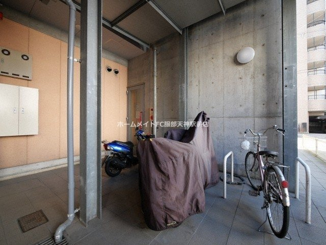 パークヴュー北梅田 606 駐車場