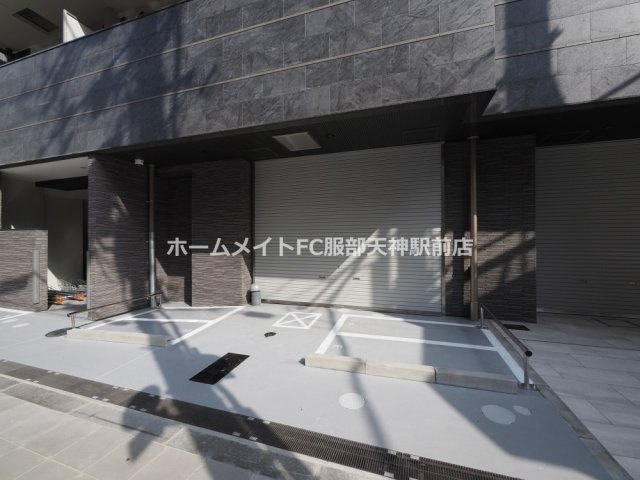 ミラージュパレス本町Depart 302 駐車場