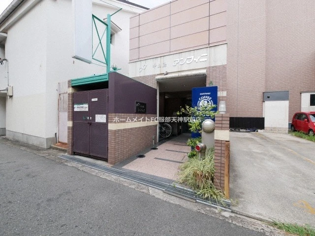 ∞中之島アンフィニ 305 玄関