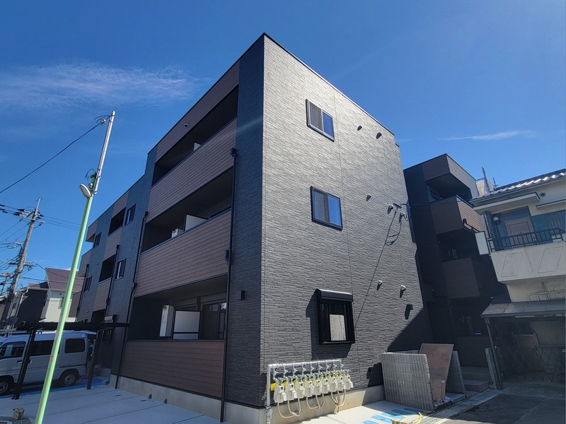 Louis Apartment 豊中蛍池ウエスト 101 外観