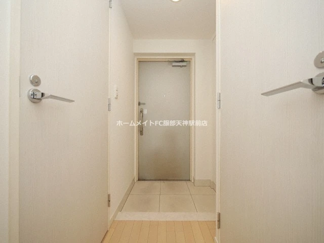 アパートメンツ江坂 0702 玄関