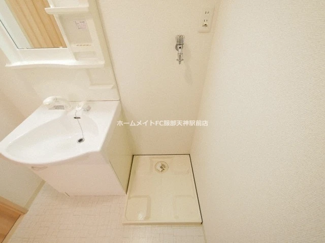 ヴェリテ新大阪 302 洗面所