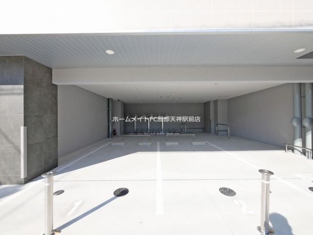 Live Flat塚本新北野 0601 駐車場