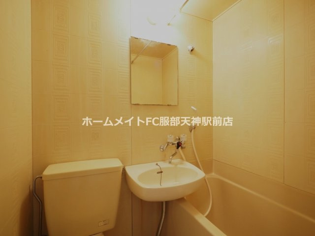 ストロング第3新大阪 102 洗面所
