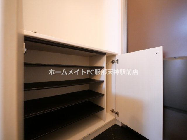 ヴィラ・グレイスB 205 収納