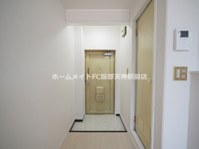 ストロング第3新大阪 202 玄関