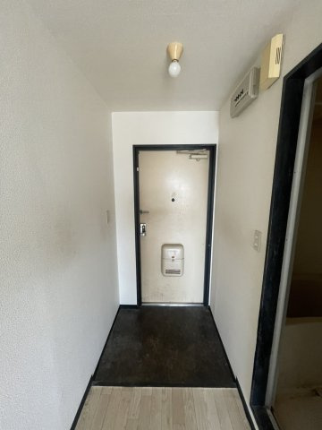 ダチロン高城 303 玄関