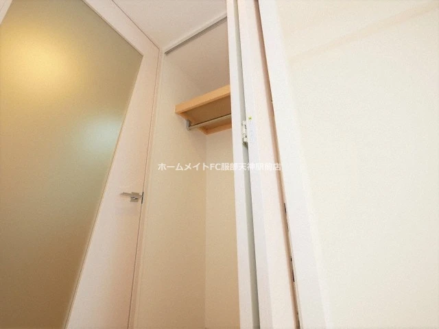 セレニテ新大阪弐番館 1502 収納