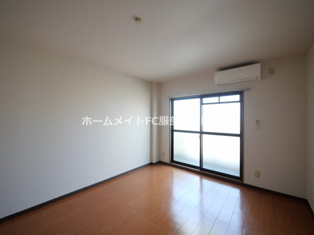 シャンヴェルジェ豊中Ⅰ 205 リビング