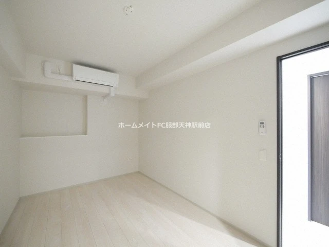 トリニティ豊中本町 302 リビング