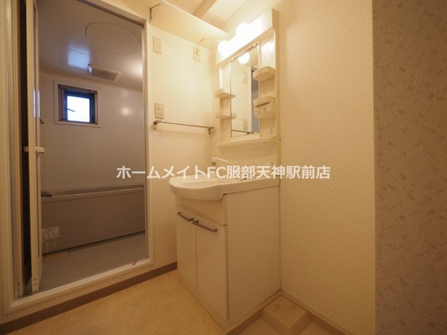 ソレイユ服部 402 洗面所