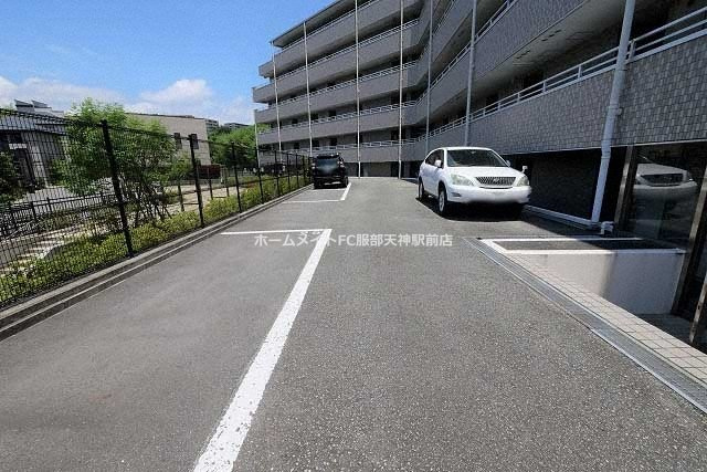 Gran Pino 春日 202 駐車場