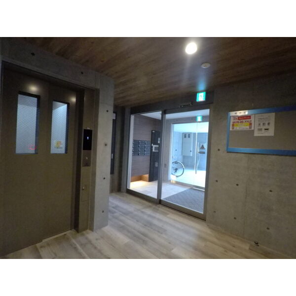 建物エントランス