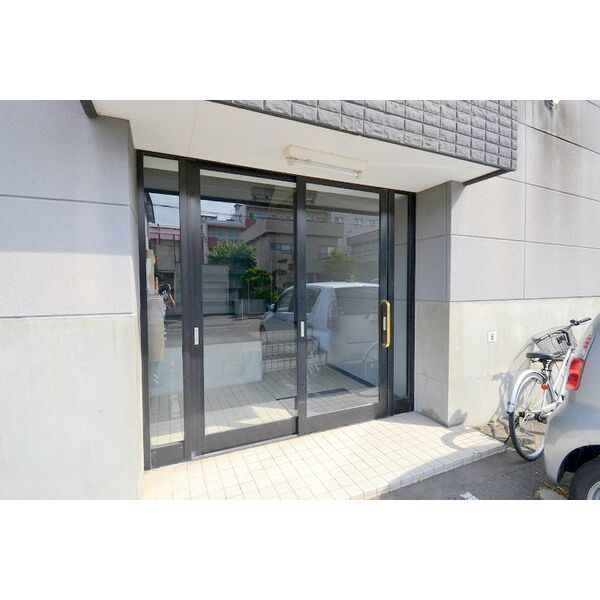 建物エントランス