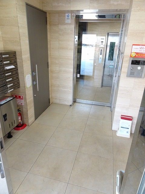 建物エントランス