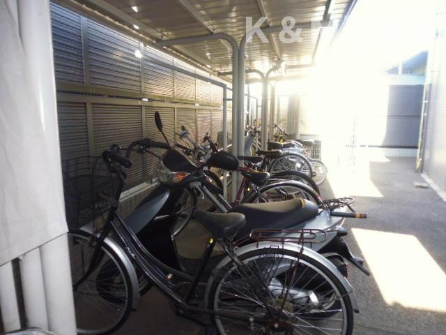 アウローラ 303 駐車場