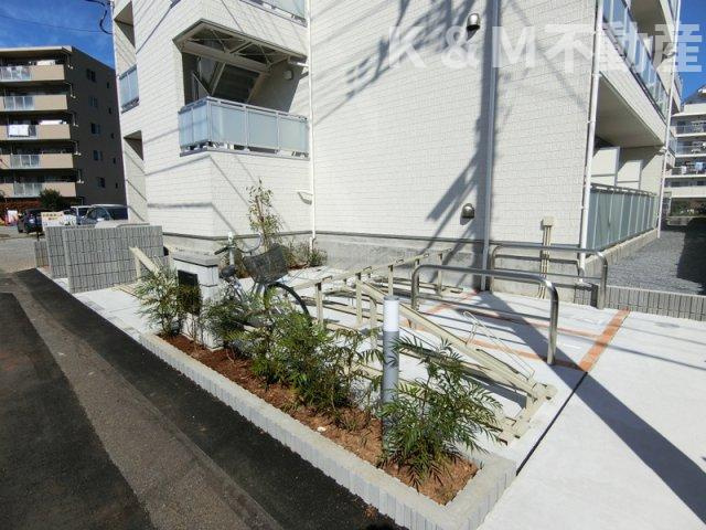 リブリ・エクセル柏 206 玄関